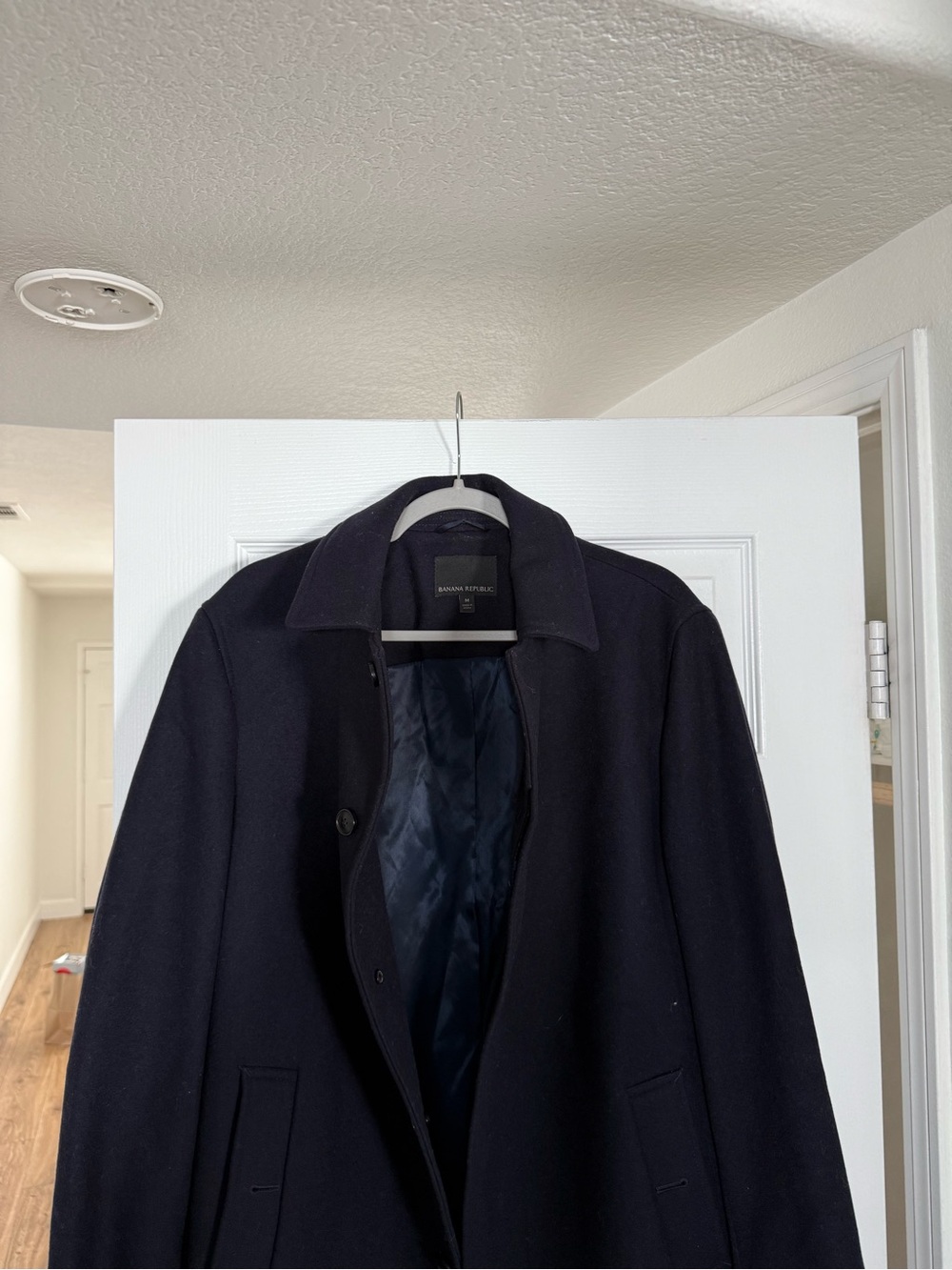 Banana Republic Men's Black Pea Coat - Classic Single-Breasted Style - Picture 4 of 5
